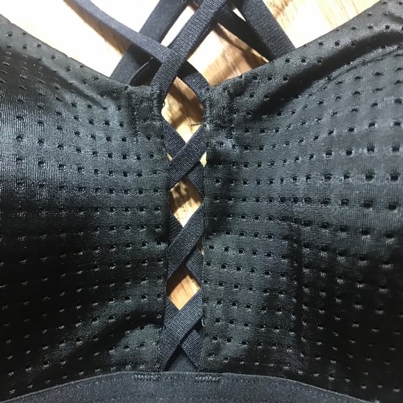 Victoria’s Secret Sports Bra 32C - Picture 3 of 5